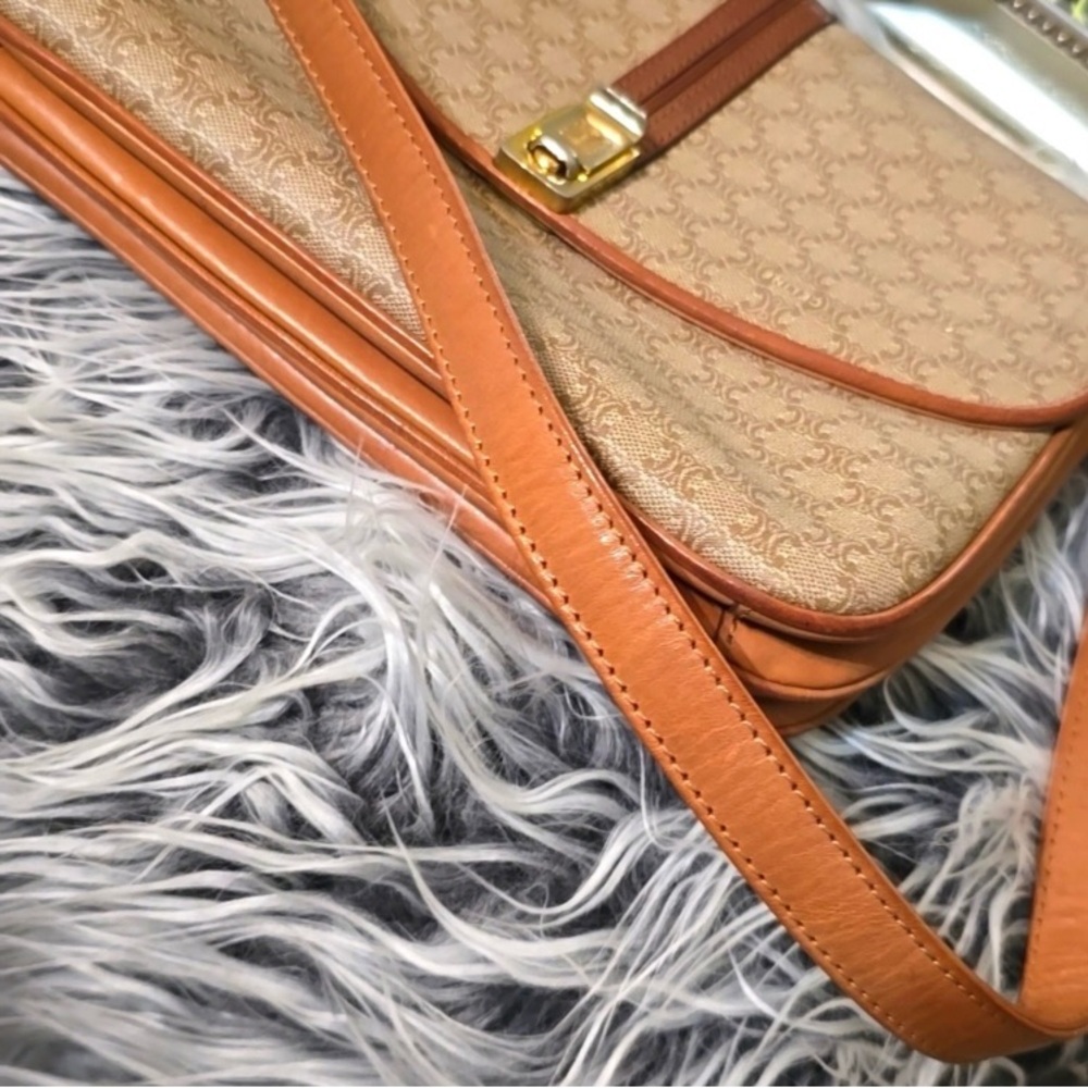 Celine M06 Tan and Brown Crossbody | Macadam Triomphe | Size: 1.5 X 7.5 X 9.5 - Picture 6 of 17